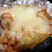 Cartofi copți cu fasole și brânză (cartofi coapte cu fasole și brânză) rețetă cu fotografii
