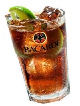 Cocktail-uri cu bacardi (rom favorit al tuturor barmanilor)