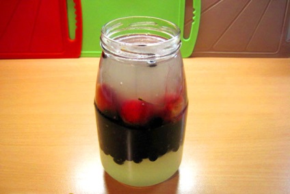 A télből készült oltóanyagból készült összetevő - az ital receptjei szilvával, cseresznyével és fekete cseresznyével, főzéssel