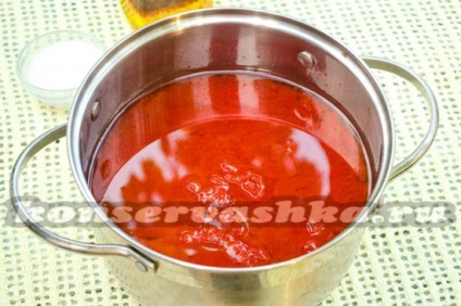 Conserve de dovlecel in sos de rosii pentru reteta de iarna cu fotografie