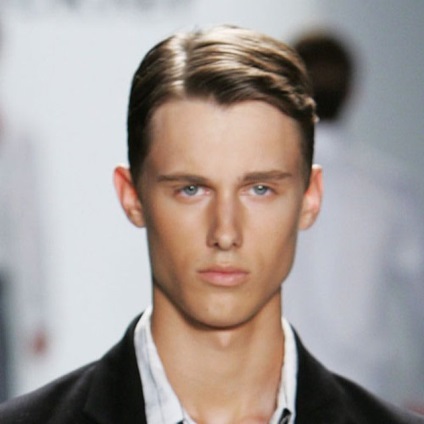 Coafuri masculine pe fotografii de păr mijlociu de modele frumoase și elegante