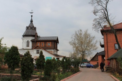 Oktyabrskaya utazás a Nikolo-Berlyukovskaya sivatagok, a klub az utasok Lukas Tour