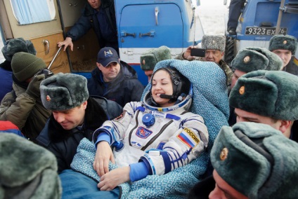 Ei sunt primii care se întâlnesc cu astronauții