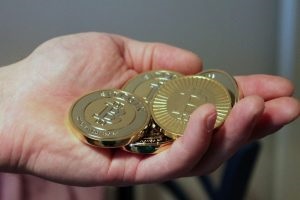 Stăpânim minierele de bitcoins fără atașamente pe mașină