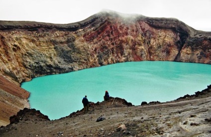 Lacul Trinity este situat în craterul semințelor mici de vulcan