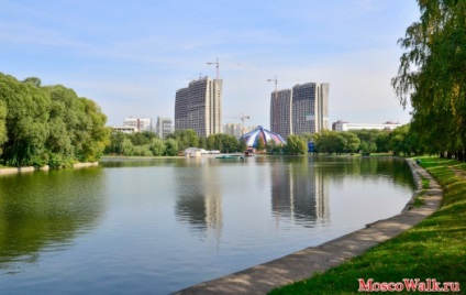 Park a barátság közelében a metró folyó állomás - sétál Moszkvában, parkok