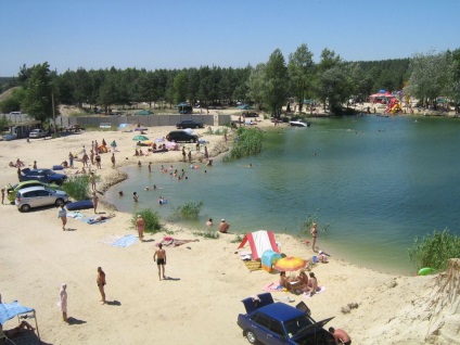 Parcul de recreere - un basm al lacului - pe lacurile albastre Donbass