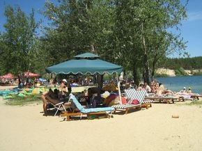 Parcul de recreere - un basm al lacului - pe lacurile albastre Donbass