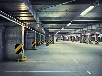 Sunt promițătoare investițiile în spațiile pentru mașini?