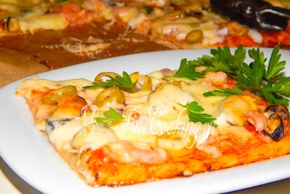 Pizza cu fructe de mare - o rețetă cu o fotografie