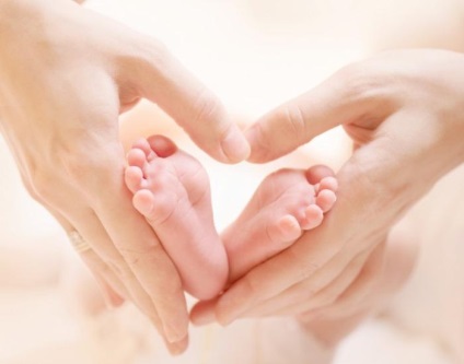 Miért nőnek az ujjak az újszülöttek lábánál az olvasztott ujjak lábánál?