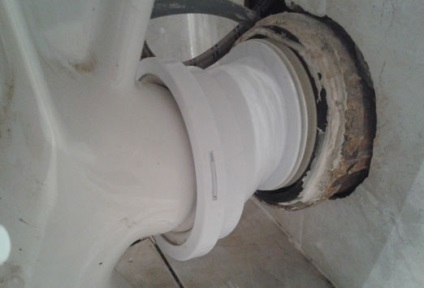 A WC-csésze összekötése a csatornába, hogyan kell összekötni a WC-tálat, a WC-tálak típusát, a WC-vel való összekapcsolást