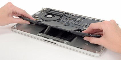 Motivele pentru care auto-repararea Apple MacBook Pro nu este permis, cum se face, cel mai nou
