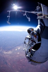 Salt de un Felix Baumgartner din Stratosphere