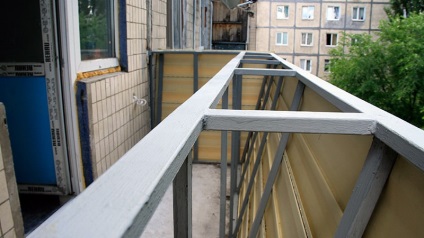 Extinderea balconului pe baza reparării plăcii plăcii de balcon