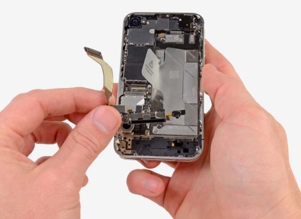 Repararea conectorului de andocare iphone 4s