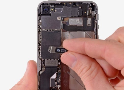 Repararea conectorului de andocare iphone 4s