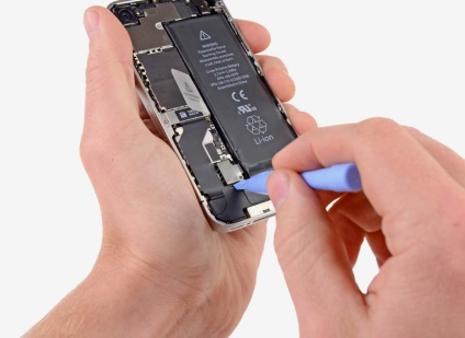 Repararea conectorului de andocare iphone 4s