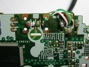 Reparați conectorul USB pentru stereo auto