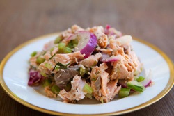 Salate cu rețete conservate de pește, cum să pregătești o salată de pește conservat
