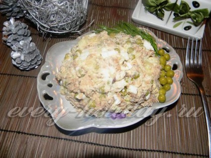 Salată cu conserve de sardine