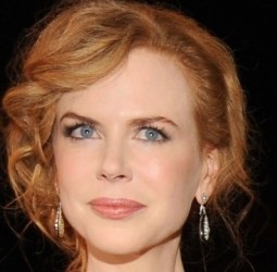 Nicole Kidman fényes szempilláinak titka, az ideális alak