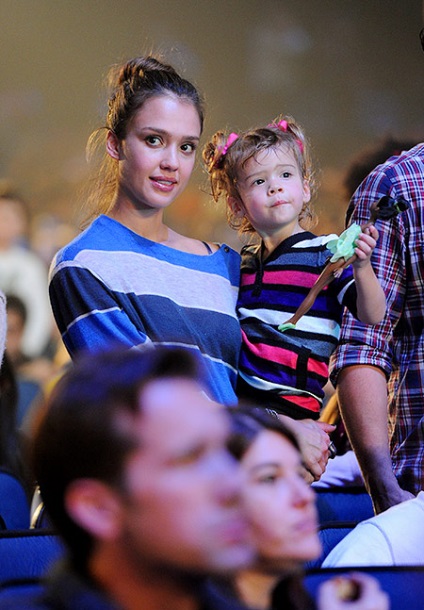 Stilul copiilor stea ai fiicei lui Jessica Alba - onor și cer (foto)