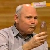 TV gazda Gennady malakhov a băut urină la emisiunea TV 