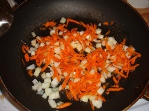 Cartofi roșii cu ventriculi de pui și ciuperci cu rețetă cu fotografii