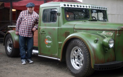 Un tijă unică, bazată pe vechiul camion Maz (14 fotografii) - Trinity