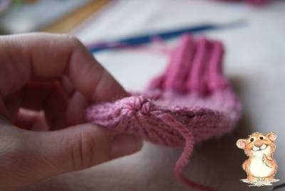 Îmbrăcăminte pentru fete cu ace de tricotat