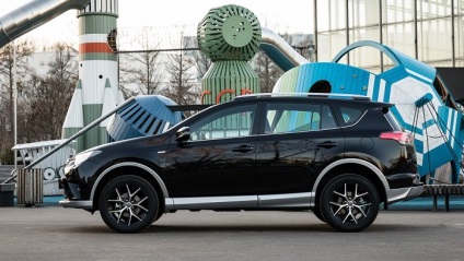 Вибираємо хороший кросовер ціною в 2 мільйони toyota rav4 або kia sportage