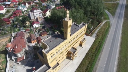 A felső pyshma eladásra kínált - az olasz kastély - 110 millió rubel