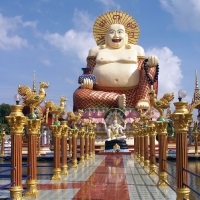 Templul wat plai laem, buddha fericit și guaiin multi-armat