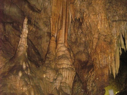 Descriere și descriere a peșterii în Yagodinskaya