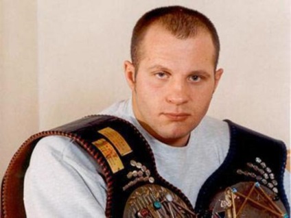 De 9 ori campion mondial Fedor Emelianenko se roage pentru mine și ... nu bea!