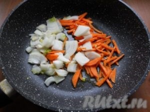 Ragout de pui alb cu legume la domiciliu - pregătim pas cu pas fotografia