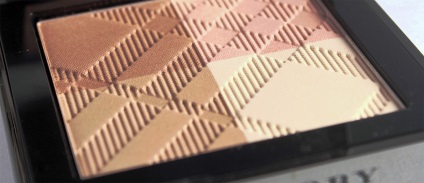 Burberry buric de vară strălucire naturale subliniind compact - gemeni despre frumusete