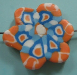 Margele din plastic sub formă de flori