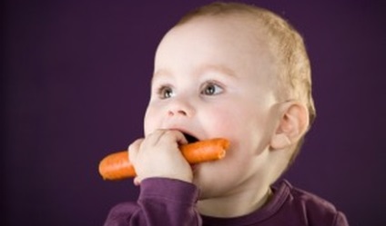Cum să hrăniți un copil pe an