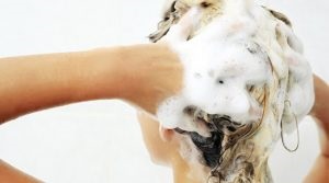 Îngrijirea părului la domiciliu este cea mai simplă și mai eficientă rețetă, 