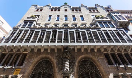 Palais Guell - Ghid de calatorie din Barcelona tm