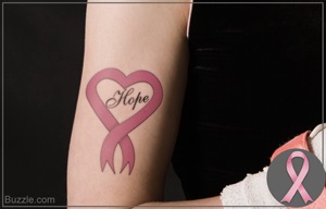 Emotional roz tatuaj panglică simbolul de speranță și putere
