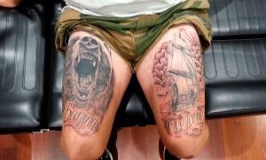Vázlatok és értékek a férfi tetoválások lábán (10 fotó)