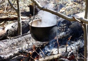 Noi pregătim foc de tabără pentru focuri de tabără