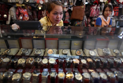 Cum să distingi originalul de un fals când cumpărăm ceasuri scumpe și accesorii ale fenomenului de valoare
