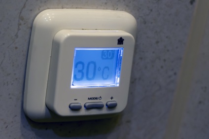 Ce termostat să alegeți pentru o casă de căldură și o grădină