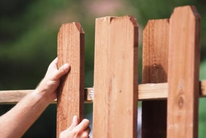 Cum de a face un gard de la un gard - lemn sau metal