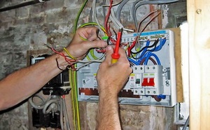 Cum să montați cablajul în normele de siguranță și instalare la îmbăiat, instalarea elementelor de putere