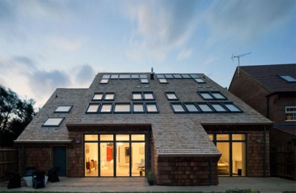 Hogyan válasszuk ki a tetőtéri ablakokat, a készüléküket, a tervezésüket és a lehetséges típusokat, fából, süket